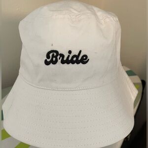 Bride bucket hat